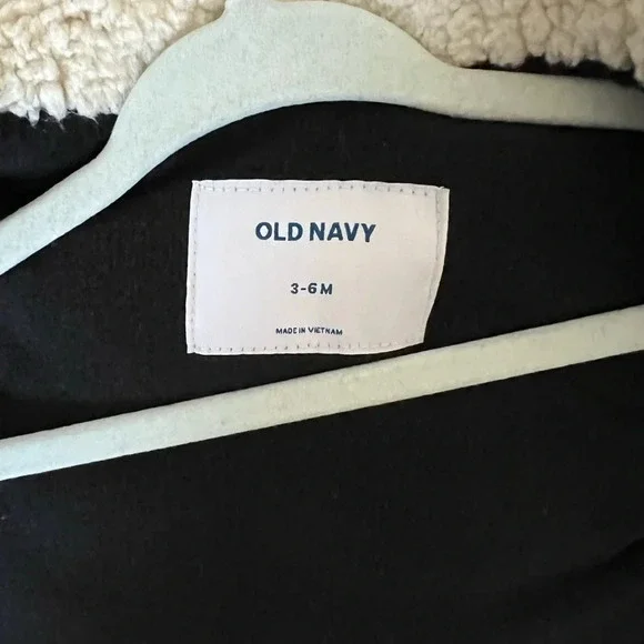 Old Navy baby red plaid vest size 3-6 months - Picture 3 of 4